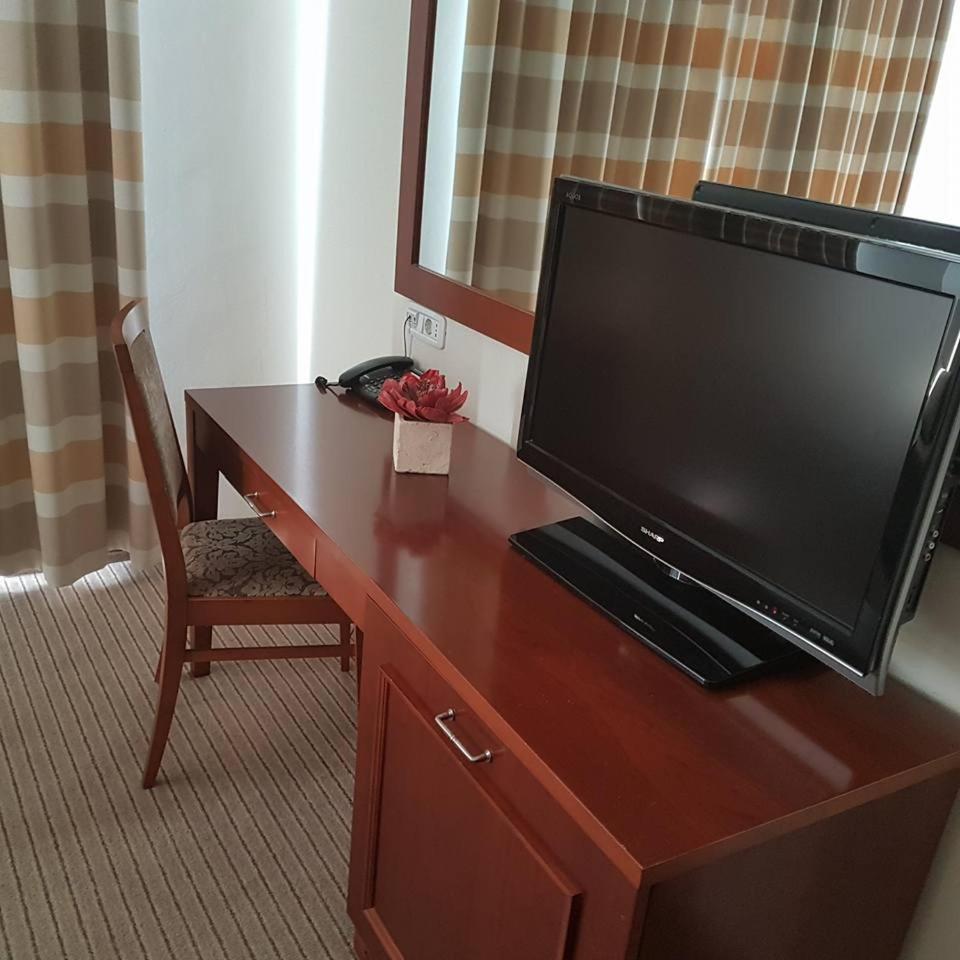 Hotel Cateski Dvorec Catez ob Savi Esterno foto