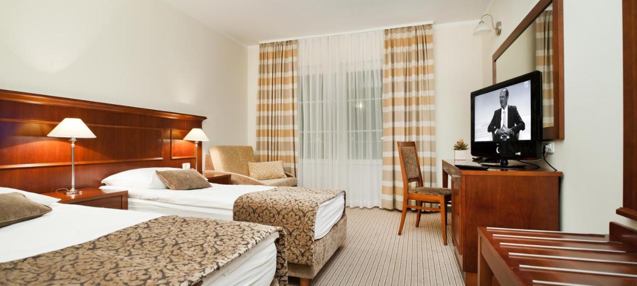 Hotel Cateski Dvorec Catez ob Savi Esterno foto